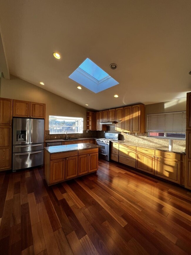 Building Photo - 419 Avalon Dr