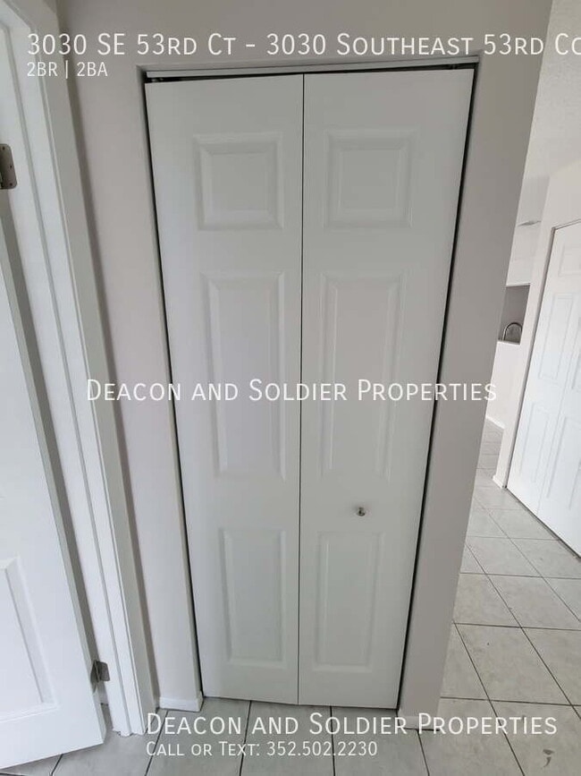 Building Photo - 3030 SE 53rd Ct