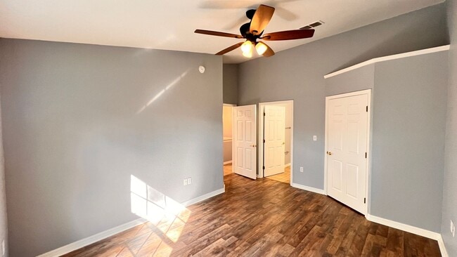 Building Photo - Stylish 2BR/2BA Condo in the Heart of Oviedo – Comfort, Convenience & Resort-Style Living! WASHER...