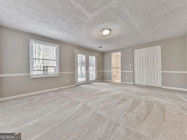 Building Photo - 2189 Chartwell Dr
