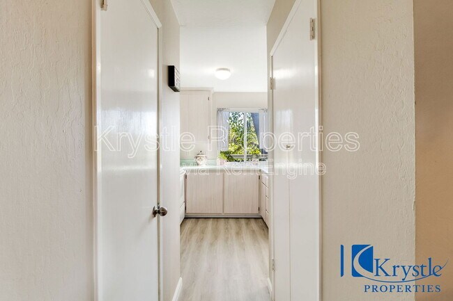 Building Photo - 138 Warwick Dr