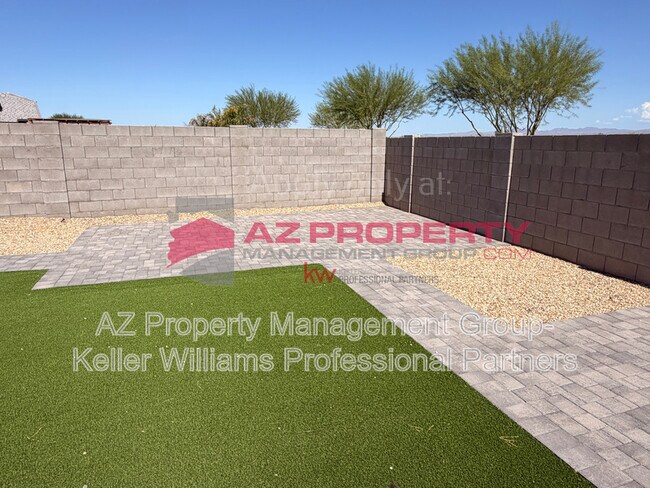 Building Photo - 16888 W Fetlock Trl