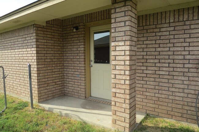 Building Photo - 803 Harley Dr