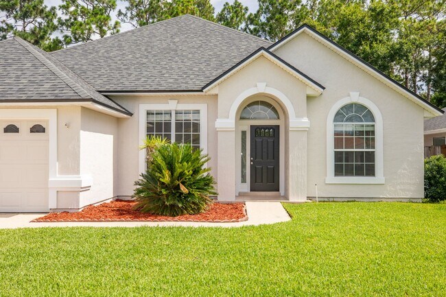 Building Photo - Stunning home in desirable neighborhood