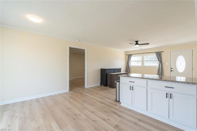 Building Photo - 3528 Chester St