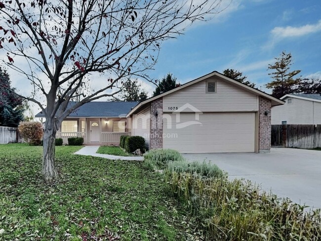 Building Photo - 1075 W Egret Dr