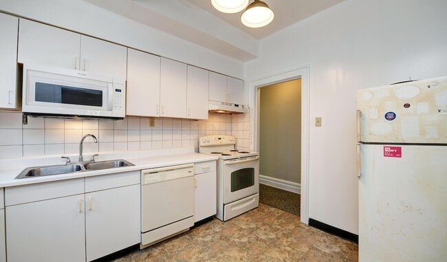 Building Photo - 1427 1/2 Bryden Road Unit