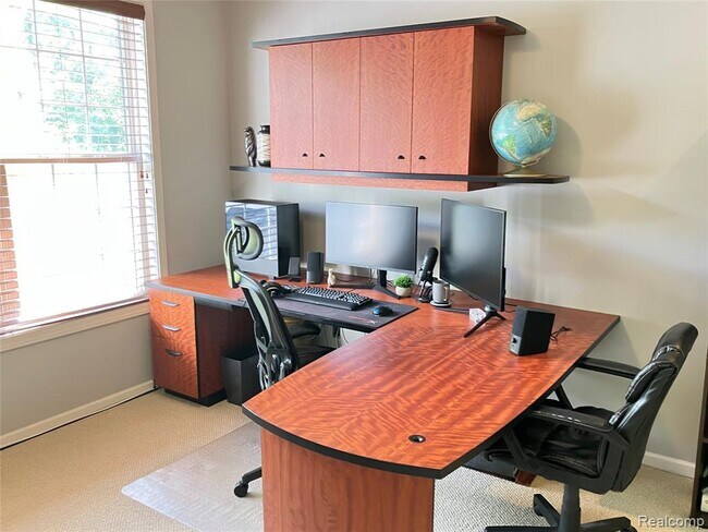 Building Photo - 331 Scio Village Ct