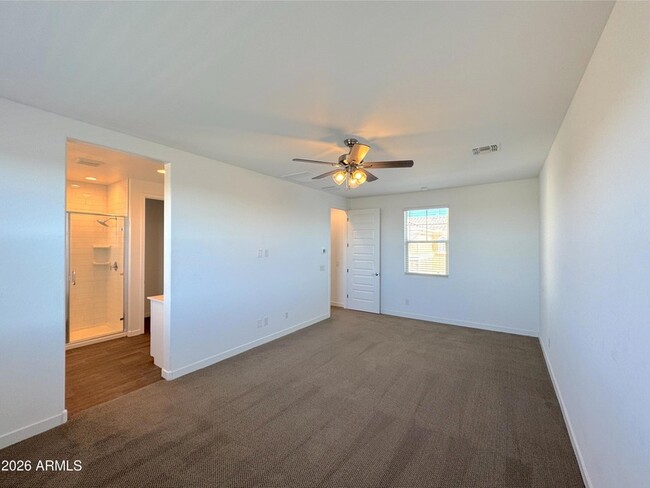 Building Photo - 9903 E Tillman Ave