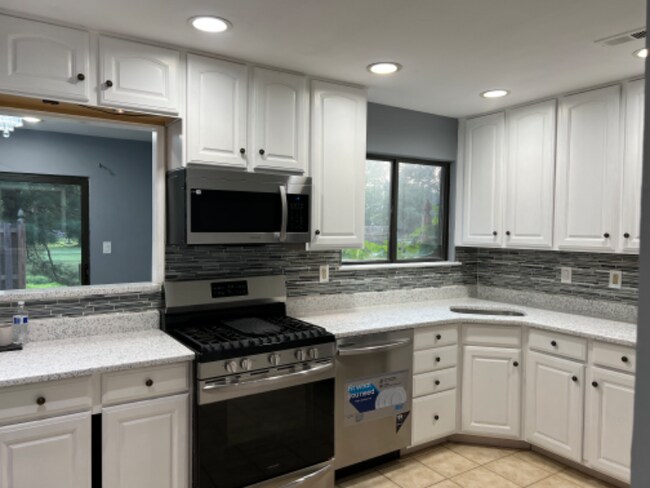 Building Photo - 107 Gate House Ln