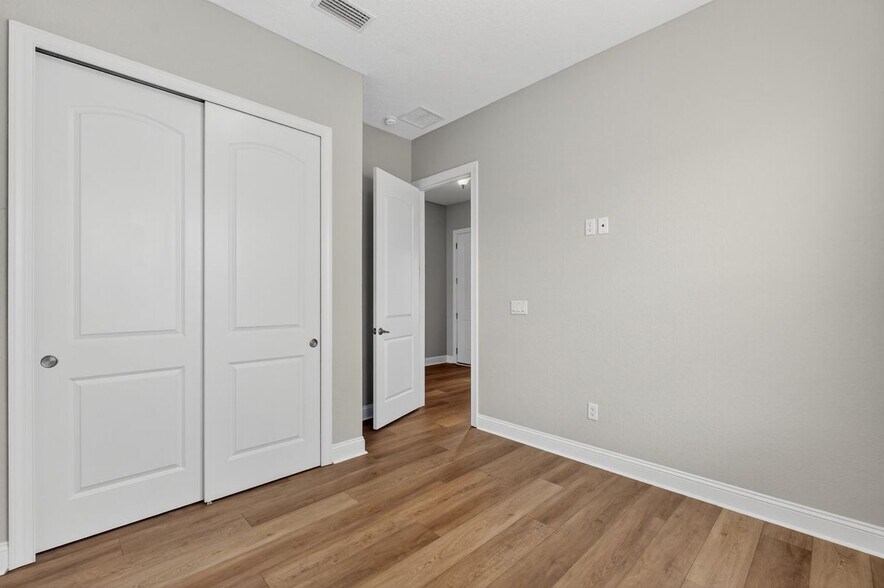 Building Photo - 105 Wye Rd