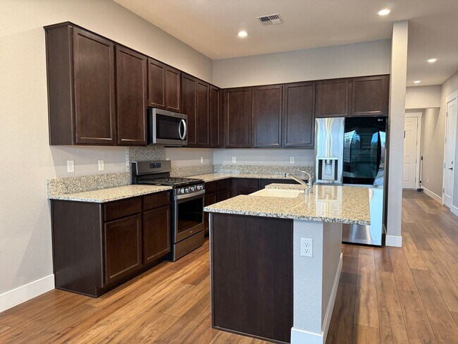 Building Photo - Beautiful single story Toll Brothers Home in The Prestiges Stonebrook Community