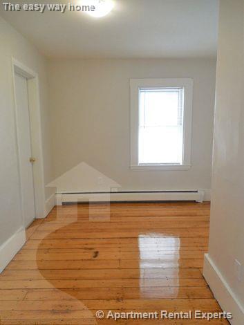 Building Photo - 10 Smith Ave