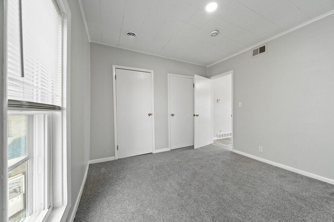 Building Photo - 801 W 26th St