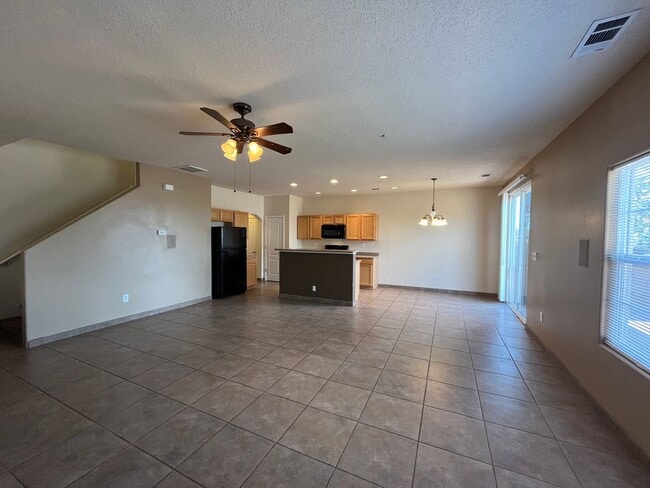 Building Photo - Spacious 3 Bedroom 2.5 Bathroom Home In Victory Hills!