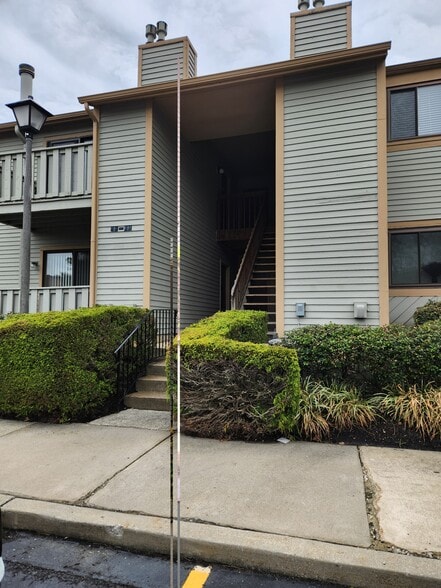 Building Photo - 608 Woodhollow Dr