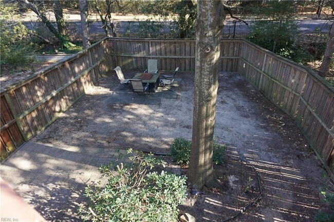 Building Photo - 2312 Kingbird Ln