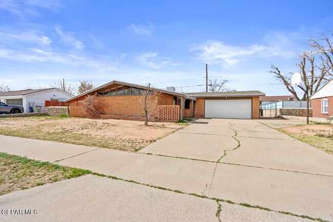 Building Photo - 3313 Cork Dr