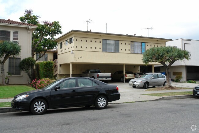 Building Photo - The Hobart Apartments