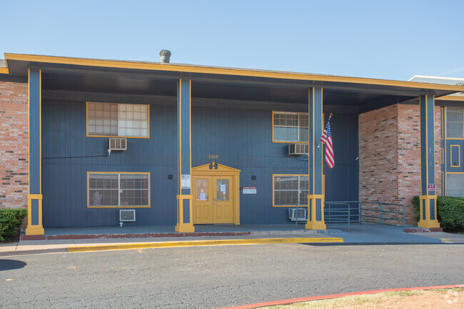 Primary Photo - Courtyard Park Apartments