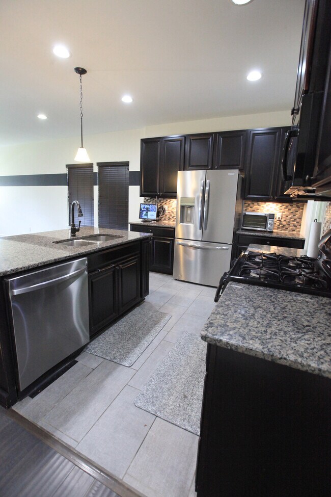 Building Photo - 1640 Brockton Ln