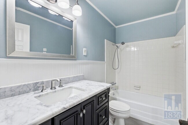 Building Photo - 6809 Columbia Dr