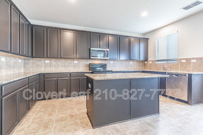 Building Photo - 27429 Emilie Cyn