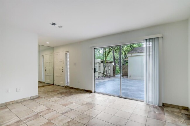 Building Photo - 2445 Settler's Way