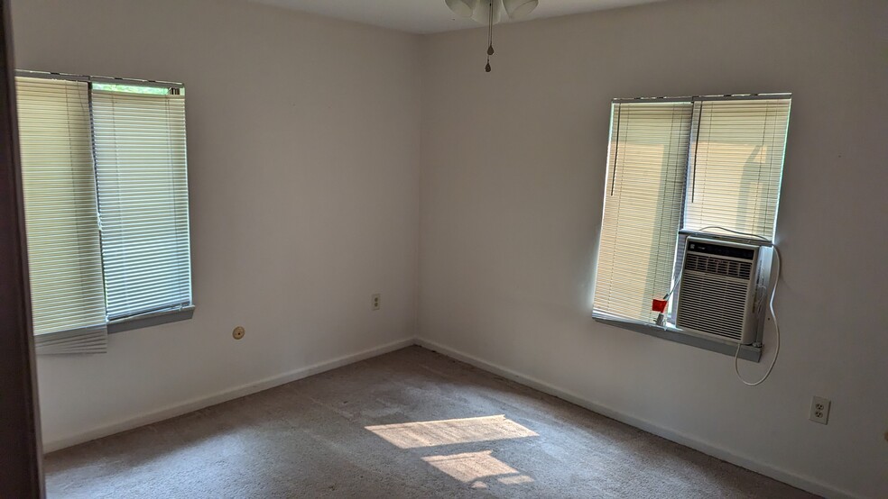 Building Photo - 907 Colegate Dr