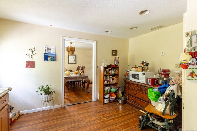 Building Photo - 178 W Ridge Dr