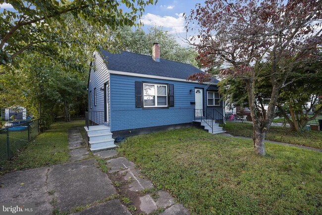 Building Photo - 821 S Woodlynn Rd