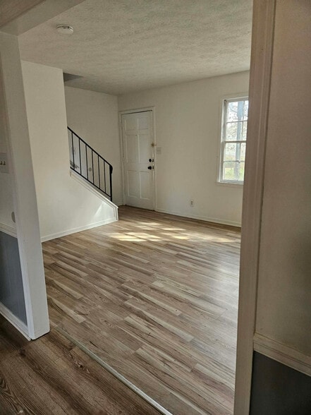 Building Photo - 1890 Clinton Rd