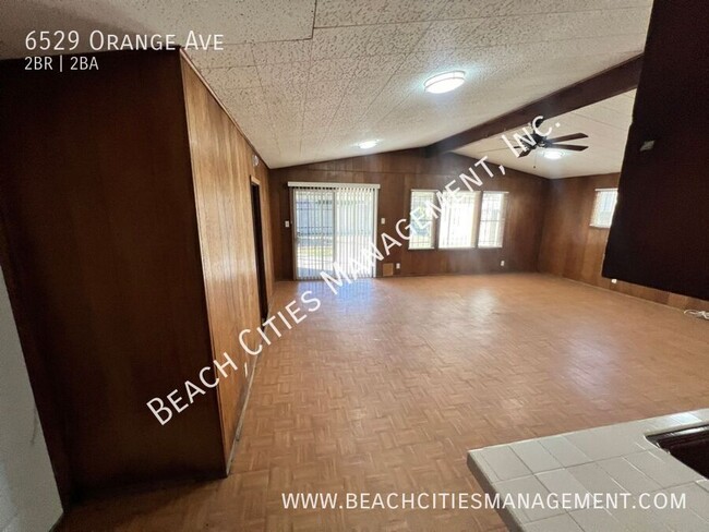 Building Photo - Large 2 Bedroom Home In North Long Beach