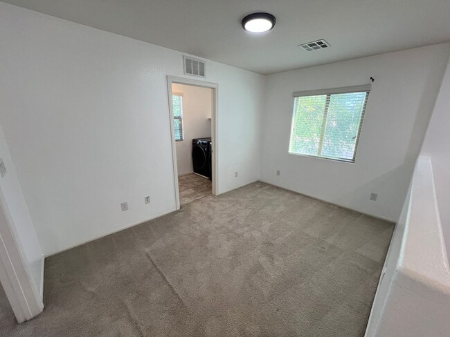 Building Photo - 5693 Point Loma Ct