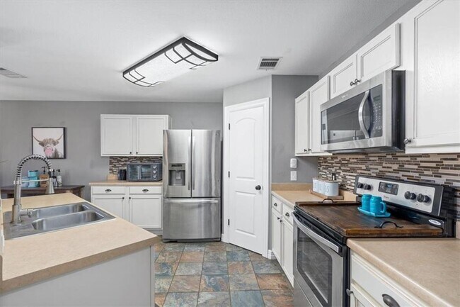 Building Photo - 208 Rock Hound Ln