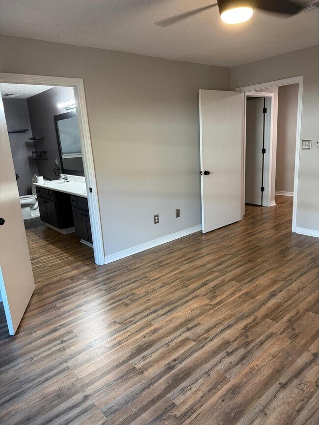 Building Photo - 38 Ruby Cir