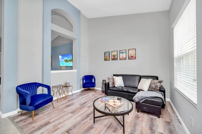Building Photo - 4168 Oak Tree Dr