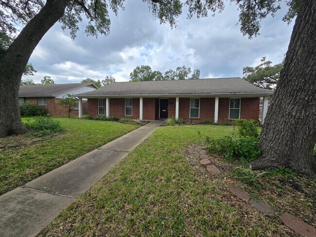 Primary Photo - 5150 Jason St