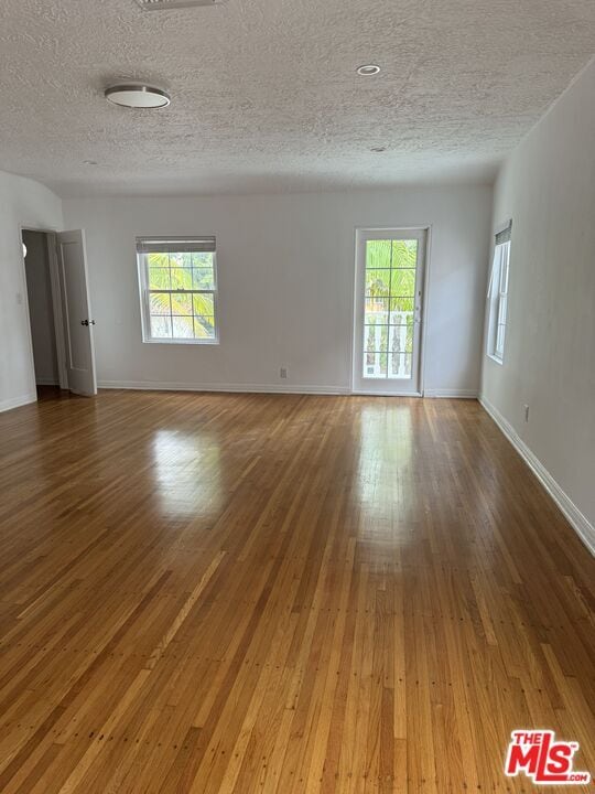 Building Photo - 122 N Orange Dr