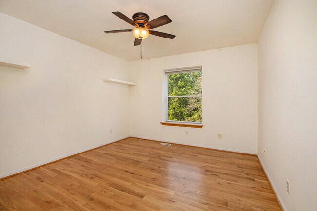 Building Photo - 339 Hunters Trail