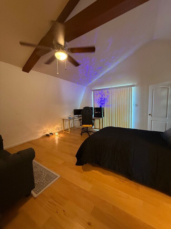 Building Photo - Dual Family Living - Horse Property - In Law Quarters