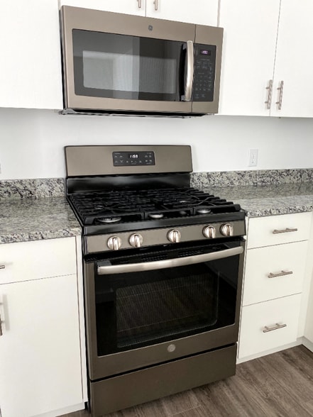 Building Photo - 424 W 40 S