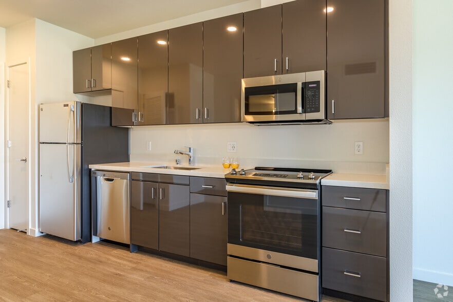 Studio - 570SF - The Bridge District