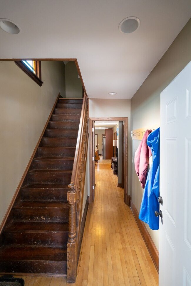 Building Photo - 1101 22nd Ave SE