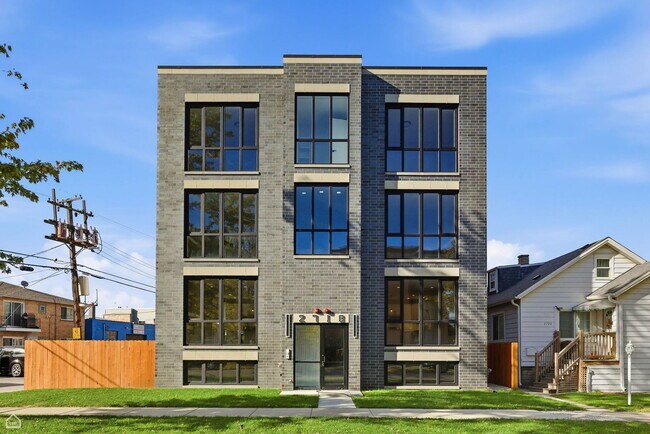 Building Photo - 2718 Budd St