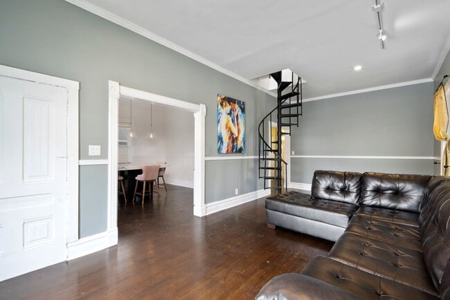 Building Photo - Beautiful Home in Amazing Salt Lake Location!