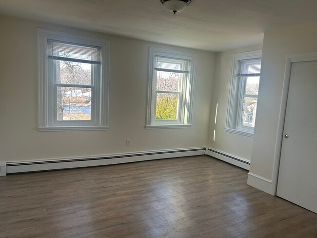 Building Photo - 171 Commercial St