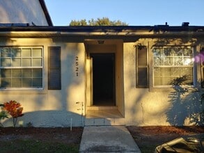 Building Photo - 2521 Rio Pinar Lakes Blvd