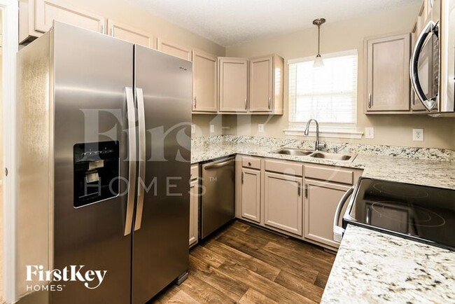 Building Photo - 203 Hickory Wood Dr