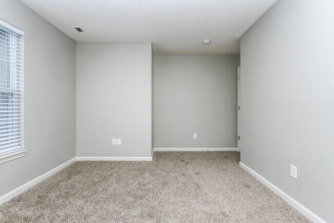 Building Photo - 12046 Royalwood Dr